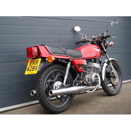 862 - Suzuki X7 249cc. 1979. 
Frame No. GT2502-508028
Engine No. 111252
Runs and rides. Needs light recomm... 