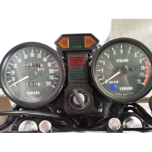 869 - Yamaha RD 400 motorcycle. 1977. 400cc
Frame No. 1A3-102493
Engine No. 1A3-102493
Runs and rides but ... 