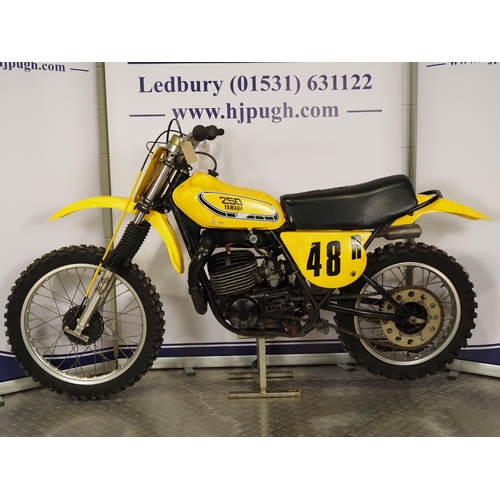 917 - Yamaha YZ250C motocross bike. 
Frame No. 509-102163
Engine No. 509-102163
Runs. 
Engine turns over w... 