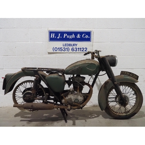 937 - BSA C15 motorcycle project. 1960. 250cc
Frame No. C15 15122
Engine No. C15 14993
Has been dry stored... 