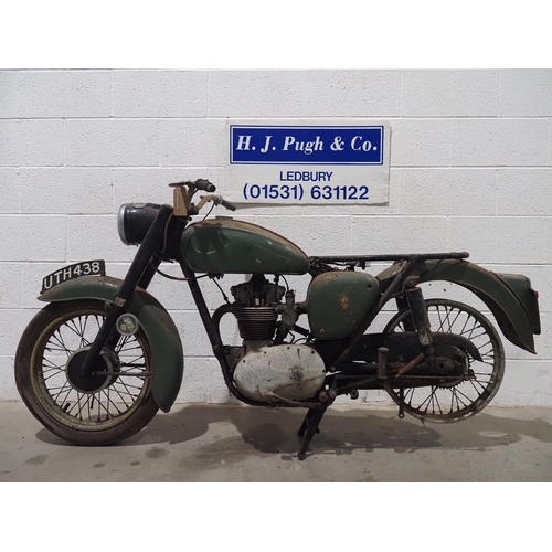 937 - BSA C15 motorcycle project. 1960. 250cc
Frame No. C15 15122
Engine No. C15 14993
Has been dry stored... 