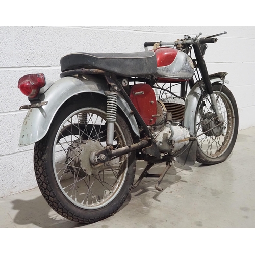 939 - BSA Bantam Sports motorcycle project. 175cc
Frame No. D10A 5587
Engine No. D10A 5587
Has been dry st... 