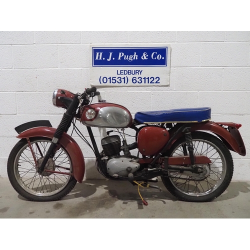 940 - BSA Bantam B175 motorcycle project. 175cc
Frame No. PD04319
Engine No. PD04319
Has been dry stored f... 