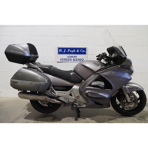 941 - Honda ST1300 Pan European motorcycle. 2002. 1261cc
Runs and rides. MOT until 21.6.24.
Reg. LG02 XLU.... 