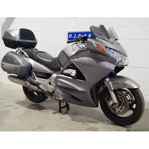 941 - Honda ST1300 Pan European motorcycle. 2002. 1261cc
Runs and rides. MOT until 21.6.24.
Reg. LG02 XLU.... 