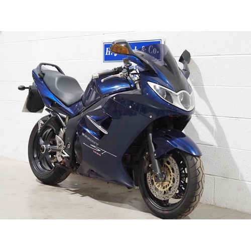 944 - Triumph Sprint ST 1050 motorcycle. 2008. 1050cc. 
Runs and rides. Comes with service handbook and so... 