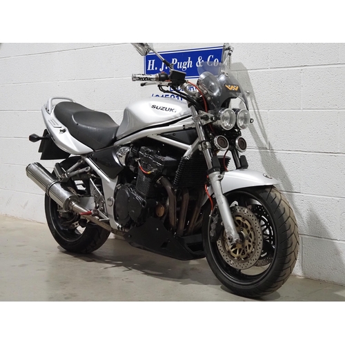 945 - Suzuki GSF1200 Bandit motorcycle. 2001. 1197cc.
Runs and rides. MOT until 19.03.25. Comes with some ... 