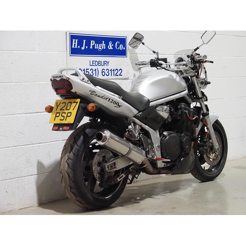945 - Suzuki GSF1200 Bandit motorcycle. 2001. 1197cc.
Runs and rides. MOT until 19.03.25. Comes with some ... 