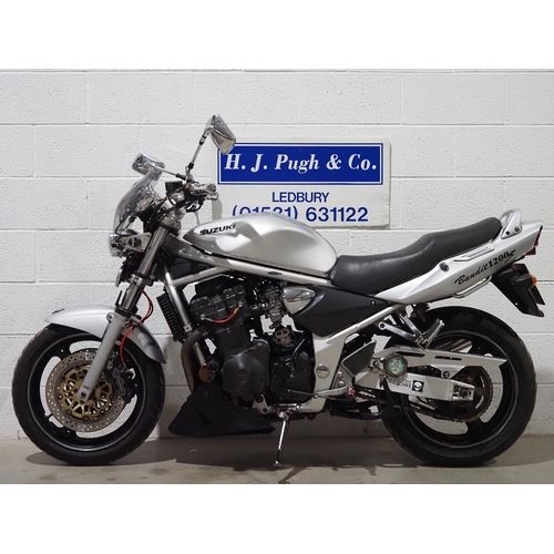 945 - Suzuki GSF1200 Bandit motorcycle. 2001. 1197cc.
Runs and rides. MOT until 19.03.25. Comes with some ... 