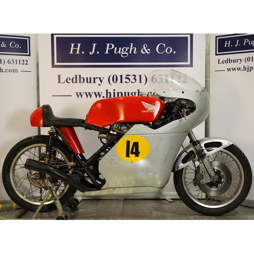 957 - Honda Drixton CB450E race bike. 500cc. 
Engine No. E-3017469
Fitted with a Nova 6 speed gearbox, a l... 