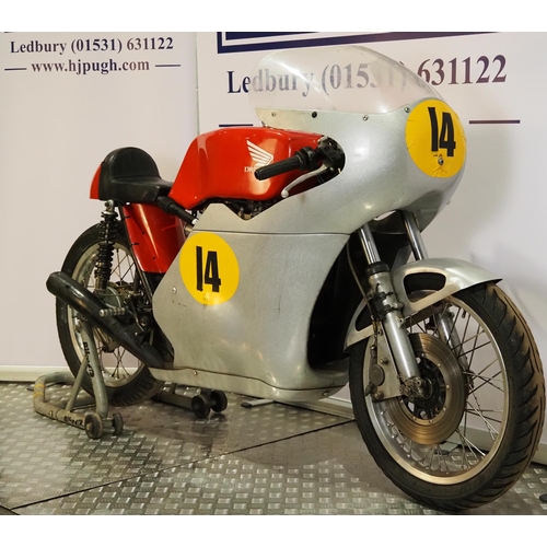 957 - Honda Drixton CB450E race bike. 500cc. 
Engine No. E-3017469
Fitted with a Nova 6 speed gearbox, a l... 