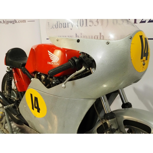 957 - Honda Drixton CB450E race bike. 500cc. 
Engine No. E-3017469
Fitted with a Nova 6 speed gearbox, a l... 