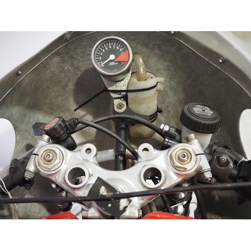 957 - Honda Drixton CB450E race bike. 500cc. 
Engine No. E-3017469
Fitted with a Nova 6 speed gearbox, a l... 