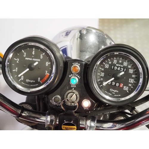 959 - Triumph Bonneville motorcycle. 1976. 736cc. 
Frame No. XN65697
Engine No. XN65697
Runs and rides. Ro... 