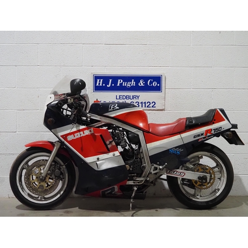 977 - Suzuki GSXR motorcycle project. 1995. 749cc.
Frame No. GR71G102179
Engine No. R705129628
Not ran for... 