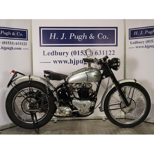 980 - Triumph Trophy 6T motorcycle. 1953. 650cc. 
Frame No. 39335
Engine No. 6T32170
Rims and rides. Rebui... 