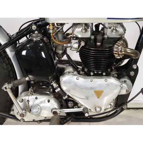 980 - Triumph Trophy 6T motorcycle. 1953. 650cc. 
Frame No. 39335
Engine No. 6T32170
Rims and rides. Rebui... 