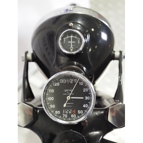 980 - Triumph Trophy 6T motorcycle. 1953. 650cc. 
Frame No. 39335
Engine No. 6T32170
Rims and rides. Rebui... 