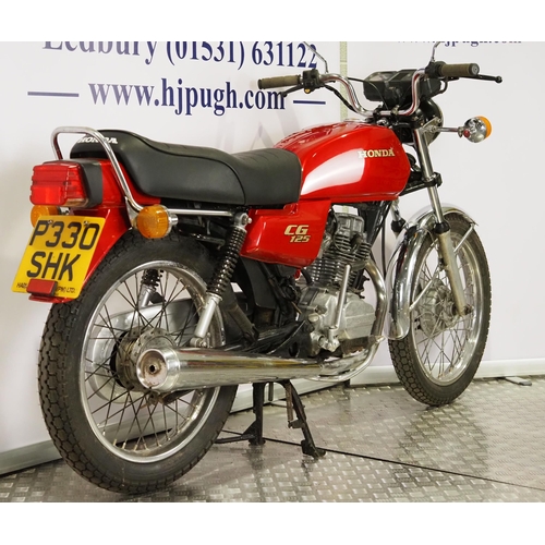 982 - Honda CG125 motorcycle. 1997. 124cc.
Frame No. 9C2JC1821TR011459
Engine No. CG125RE8106258
Runs and ... 