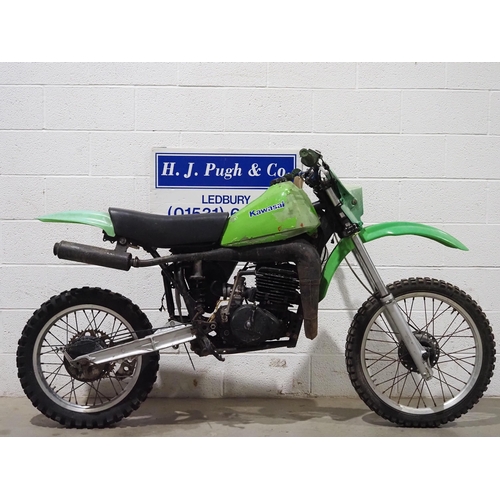 Kawasaki KDX 420 motocross bike. Non runner. Engine turns over. No Docs.