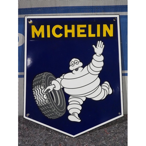 33 - Enamel sign - Michelin 18
