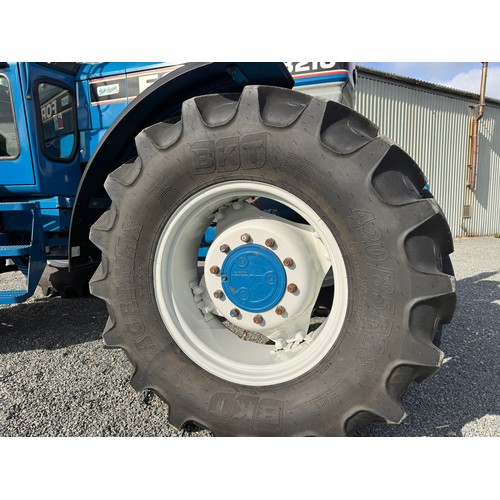 277 - Ford 8210 Series 3 tractor. 1990. TB Turbo from new. Showing 4200 hours, selectable PTO, air con, 2 ... 