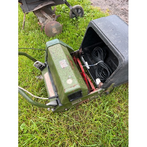 55 - Webb electric cylinder mower with grass box