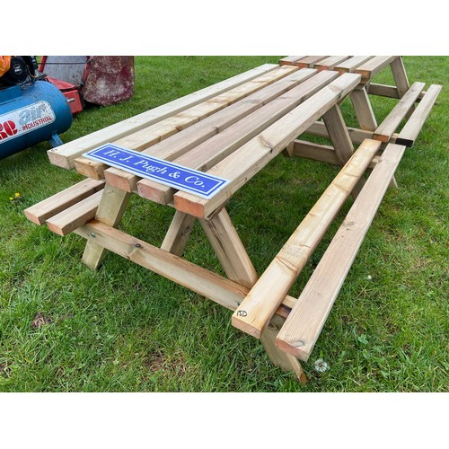 62 - Wooden picnic bench 5ft