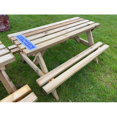 63 - Wooden picnic bench 5ft