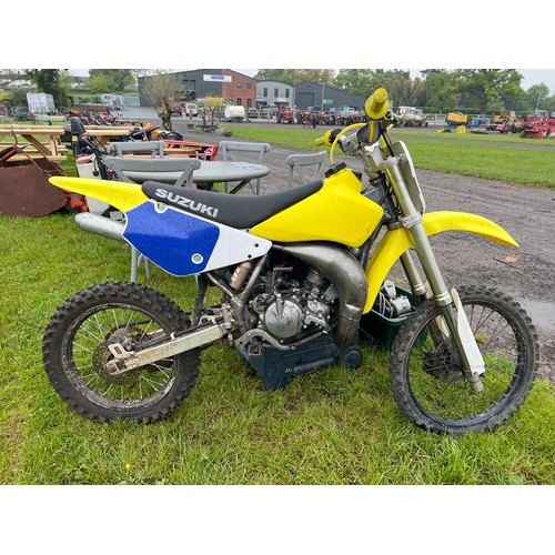 69 - Suzuki scrambler. Runs. Has had full engine rebuild