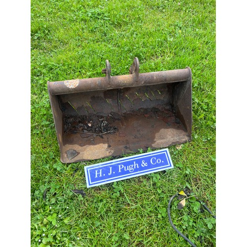 149 - Digger bucket 2½ft