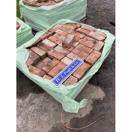 152D - Pallet of reclaimed bricks