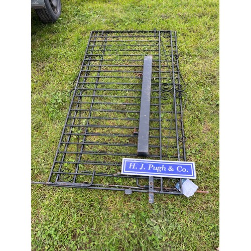 202 - Pair of 6ft metal drive gates