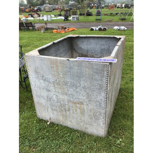 221 - Riveted galvanised water tank 5 x 4ft