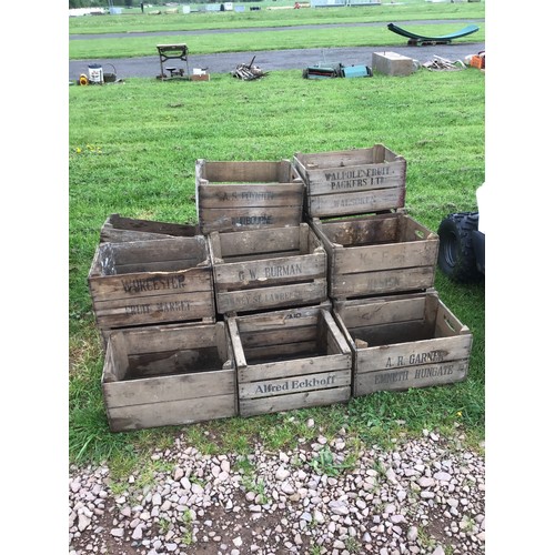 346 - Quantity of wooden apple boxes