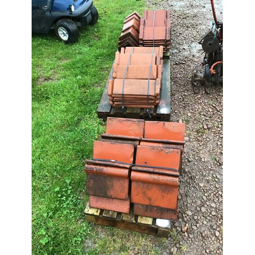 378 - Red roof ridge tiles - 3 pallets