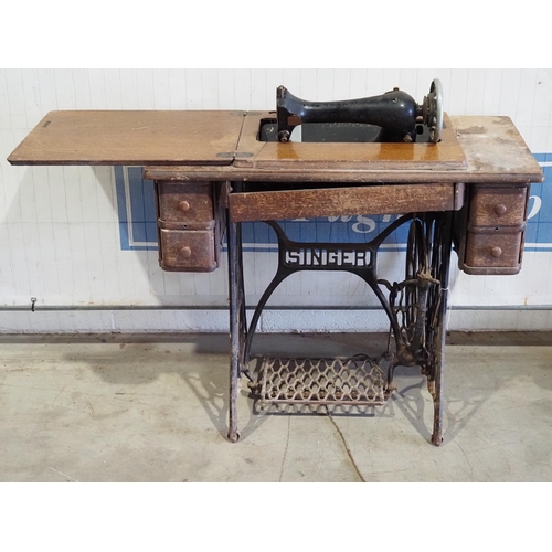 729 - Singer treadle sewing machine