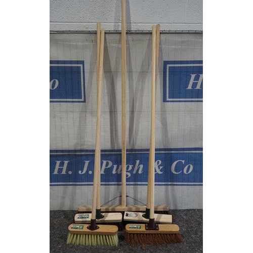 796 - Assorted brooms - 5