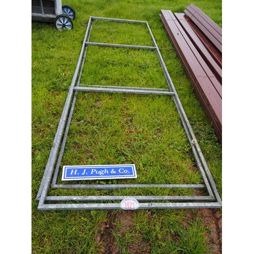 1471 - Galvanised frames 12ft - 3