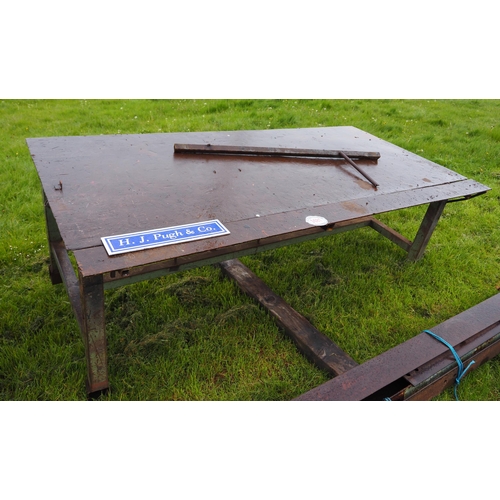 1481 - Heavy duty metal workbench 7 x 4ft