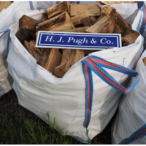 1495F - Bag of Oak offcuts