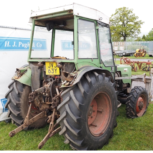 1582 - Fendt orchard tractor with front linkage. Showing 9596 hours. Reg. JVJ 63Y. Current V5 in office