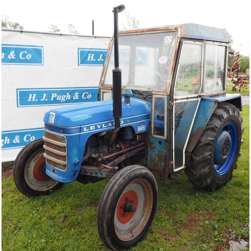 1585 - Leyland 154 diesel tractor. Runs and drives, hydraulics and PTO working. New rear tyres