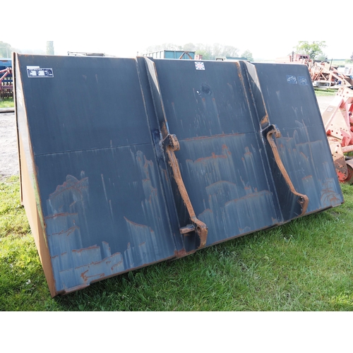 1608 - Sutton 4 tonne 10ft loading bucket with JCB brackets