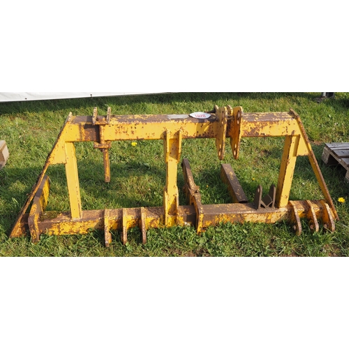 1628 - Rear frame offset tool carrier