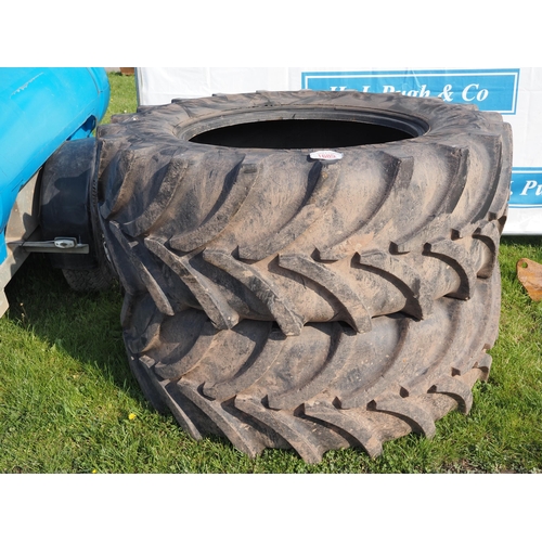 1685 - Vredestein tyres 600 65 R38 - 2