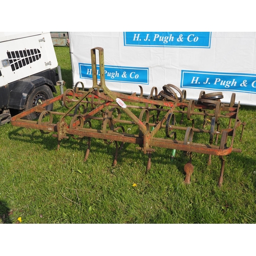 1689 - Spring tine cultivator 6ft