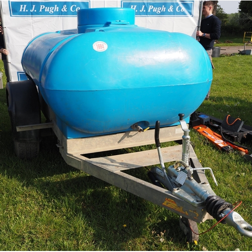 1694 - Towed water bowser