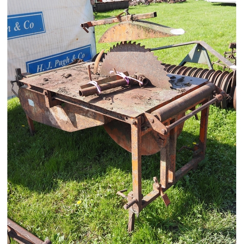 1745 - PTO Sawbench