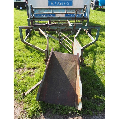 1761 - Cook flat 8 bale sledge and baler bracket